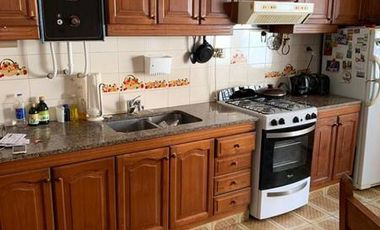 CASA 3 AMBIENTES CON AMPLIO PATIO Y TERRAZA