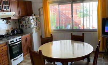 CASA 3 AMBIENTES CON AMPLIO PATIO Y TERRAZA