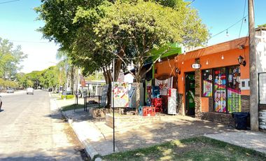 Local comercial con vivienda frente Parque Quirós