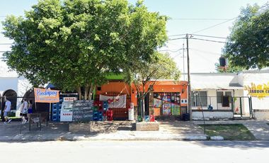 Local comercial con vivienda frente Parque Quirós