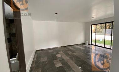Bonita casa en venta en Lomas de Vallescondido