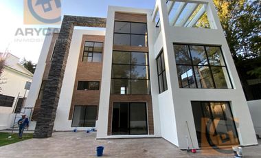 Bonita casa en venta en Lomas de Vallescondido