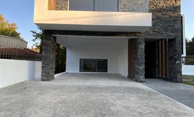 Bonita casa en venta en Lomas de Vallescondido