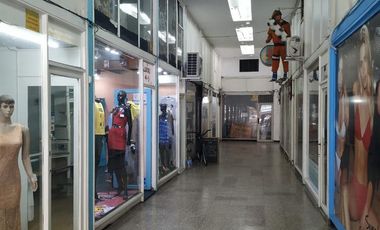 VENTA LOCAL  DOBLE 35 M2 GALERIA BOULEVARD VALENTIN ALSINA LANUS