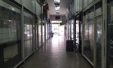 VENTA LOCAL  DOBLE 35 M2 GALERIA BOULEVARD VALENTIN ALSINA LANUS
