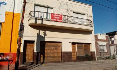 CASA  2 FAMILIAS CON FONDO Y QUINCHO