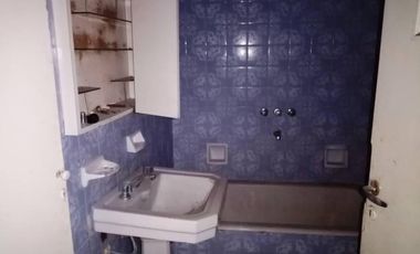 CASA  2 FAMILIAS CON FONDO Y QUINCHO