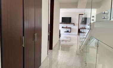 Casa en venta en Atlixco, a metros de la Aldea con alberca y 4 recámaras