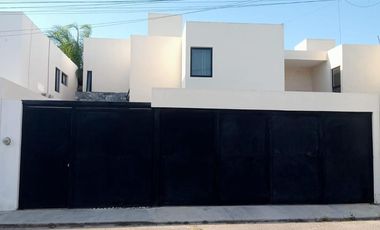 RESIDENCIA EN VENTA EN EXCELENTES CONDICIONES DE USO, COMO NUEVA EN TEMOZON NORTE, MERIDA, YUCATAN.