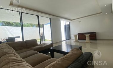 RESIDENCIA EN VENTA EN EXCELENTES CONDICIONES DE USO, COMO NUEVA EN TEMOZON NORTE, MERIDA, YUCATAN.