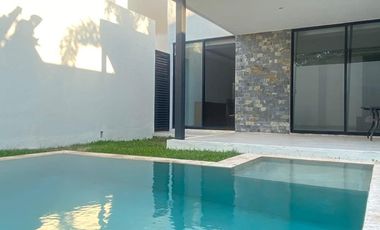 RESIDENCIA EN VENTA EN EXCELENTES CONDICIONES DE USO, COMO NUEVA EN TEMOZON NORTE, MERIDA, YUCATAN.