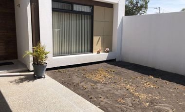 Vendo hermosa residencia autosustentable en Gto, por Querétaro y Corregidora