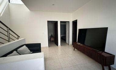 CASA EN VENTA 3 REC 166 M2  EN PLAYA DEL CARMEN CON CASA CLUB
