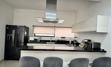 CASA EN VENTA 3 REC 166 M2  EN PLAYA DEL CARMEN CON CASA CLUB