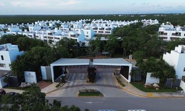 CASA EN VENTA 3 REC 166 M2  EN PLAYA DEL CARMEN CON CASA CLUB