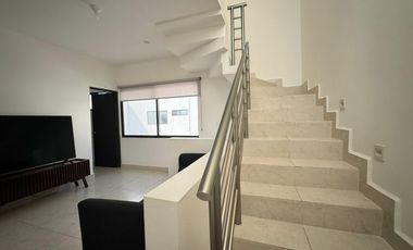 CASA EN VENTA 3 REC 166 M2  EN PLAYA DEL CARMEN CON CASA CLUB