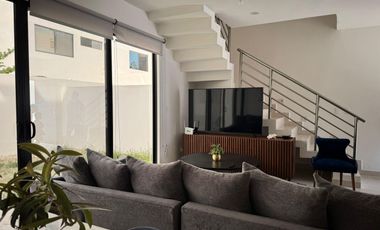 CASA EN VENTA 3 REC 166 M2  EN PLAYA DEL CARMEN CON CASA CLUB