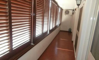 vendo casa americana con fondo y piscina