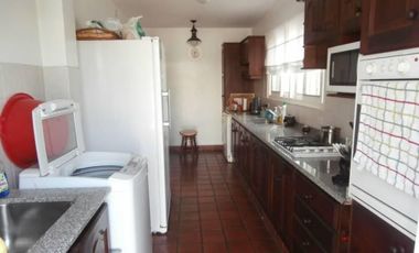 vendo casa americana con fondo y piscina