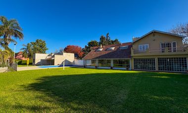 Casa de Categoría - Más de 2000m2 y 10 ambientes