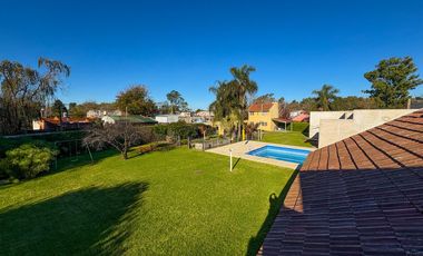 Casa de Categoría - Más de 2000m2 y 10 ambientes