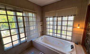 Casa de Categoría - Más de 2000m2 y 10 ambientes