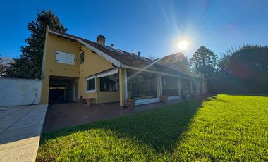 Casa de Categoría - Más de 2000m2 y 10 ambientes