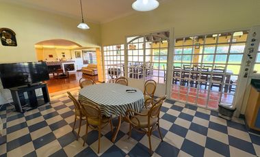 Casa de Categoría - Más de 2000m2 y 10 ambientes