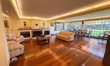 Casa de Categoría - Más de 2000m2 y 10 ambientes