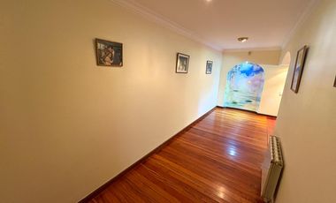 Casa de Categoría - Más de 2000m2 y 10 ambientes