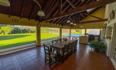 Casa de Categoría - Más de 2000m2 y 10 ambientes