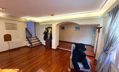 Casa de Categoría - Más de 2000m2 y 10 ambientes