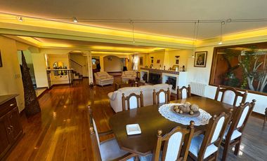 Casa de Categoría - Más de 2000m2 y 10 ambientes