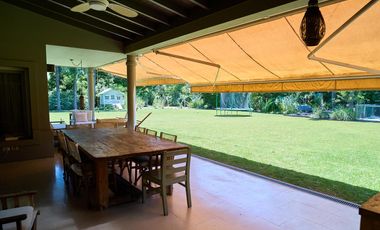 Casa en venta desarrollada sobre doble lote