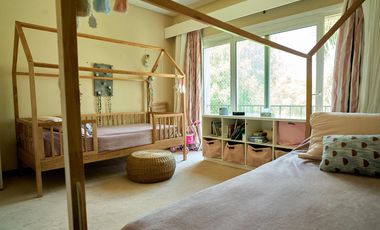 Casa en venta desarrollada sobre doble lote