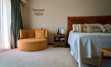 Casa en venta desarrollada sobre doble lote