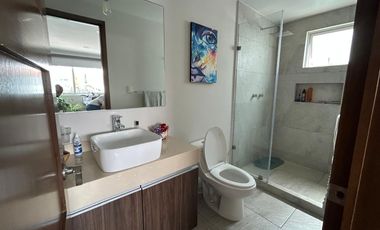 VENTA DE CASA DENTRO DE RESIDENCIAL DE SOLO 9 PROPIEDADES EN METEPEC CERCA DEL PARQUE BICENTENARIO
