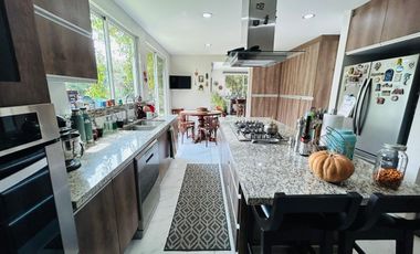 VENTA DE CASA DENTRO DE RESIDENCIAL DE SOLO 9 PROPIEDADES EN METEPEC CERCA DEL PARQUE BICENTENARIO