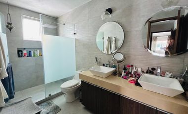 VENTA DE CASA DENTRO DE RESIDENCIAL DE SOLO 9 PROPIEDADES EN METEPEC CERCA DEL PARQUE BICENTENARIO
