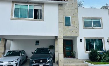 VENTA DE CASA DENTRO DE RESIDENCIAL DE SOLO 9 PROPIEDADES EN METEPEC CERCA DEL PARQUE BICENTENARIO