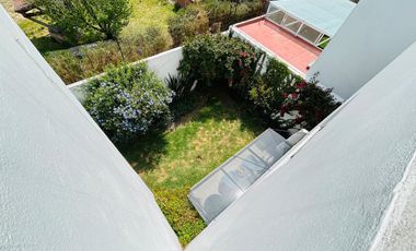 VENTA DE CASA DENTRO DE RESIDENCIAL DE SOLO 9 PROPIEDADES EN METEPEC CERCA DEL PARQUE BICENTENARIO