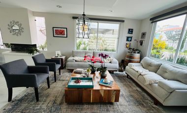 VENTA DE CASA DENTRO DE RESIDENCIAL DE SOLO 9 PROPIEDADES EN METEPEC CERCA DEL PARQUE BICENTENARIO