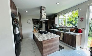 VENTA DE CASA DENTRO DE RESIDENCIAL DE SOLO 9 PROPIEDADES EN METEPEC CERCA DEL PARQUE BICENTENARIO