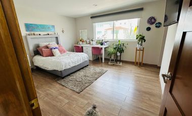 VENTA DE CASA DENTRO DE RESIDENCIAL DE SOLO 9 PROPIEDADES EN METEPEC CERCA DEL PARQUE BICENTENARIO