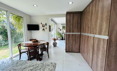 VENTA DE CASA DENTRO DE RESIDENCIAL DE SOLO 9 PROPIEDADES EN METEPEC CERCA DEL PARQUE BICENTENARIO