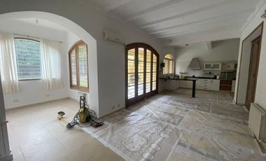 ALQUILER CASA 4 Dormitorios 2 Suites  Dep, Pileta galeria parrilla