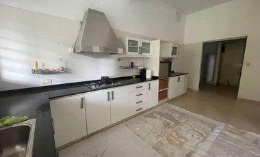 ALQUILER CASA 4 Dormitorios 2 Suites  Dep, Pileta galeria parrilla