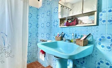 CASA EN PH AL FRENTE DOS PLANTAS 5 AMBIENTES, COCHERA PASANTE, FONDO LIBRE