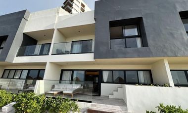 Villa en venta frente al mar (amueblada)* en Yucalpetén