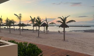 Villa en venta frente al mar (amueblada)* en Yucalpetén